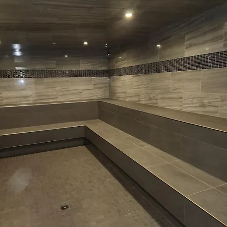 Mt Green, Pool, Gym, Sauna, Hot Tub Open 3Br2B,
